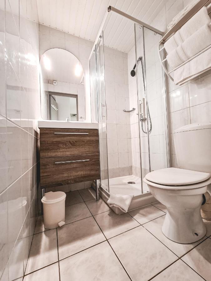 Hotel Caravelle Contact Hotel Rochefort  Zewnętrze zdjęcie